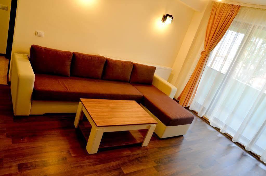 Arlequin Apartments Mamaia Exteriér fotografie